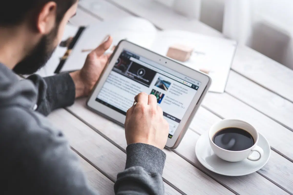 Online zarada gledanjem reklama – TOP 6 PLATFORMI