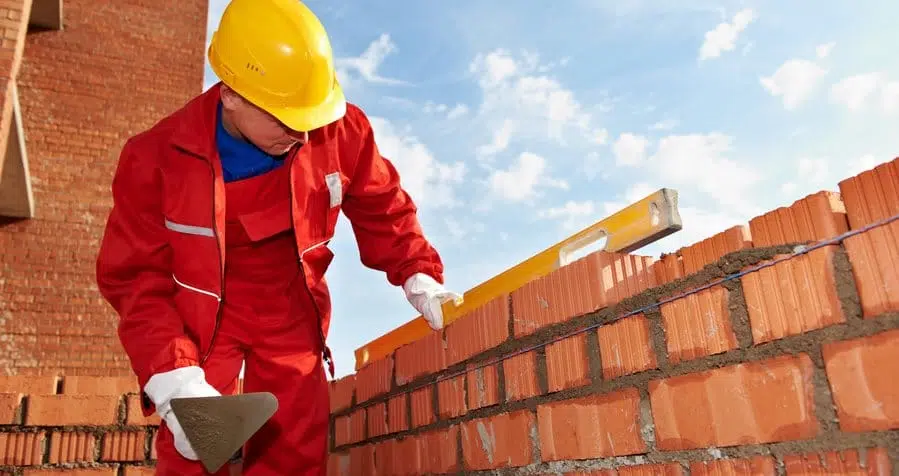GS – Tvornica Mašina Travnik prima više zidara/tesara