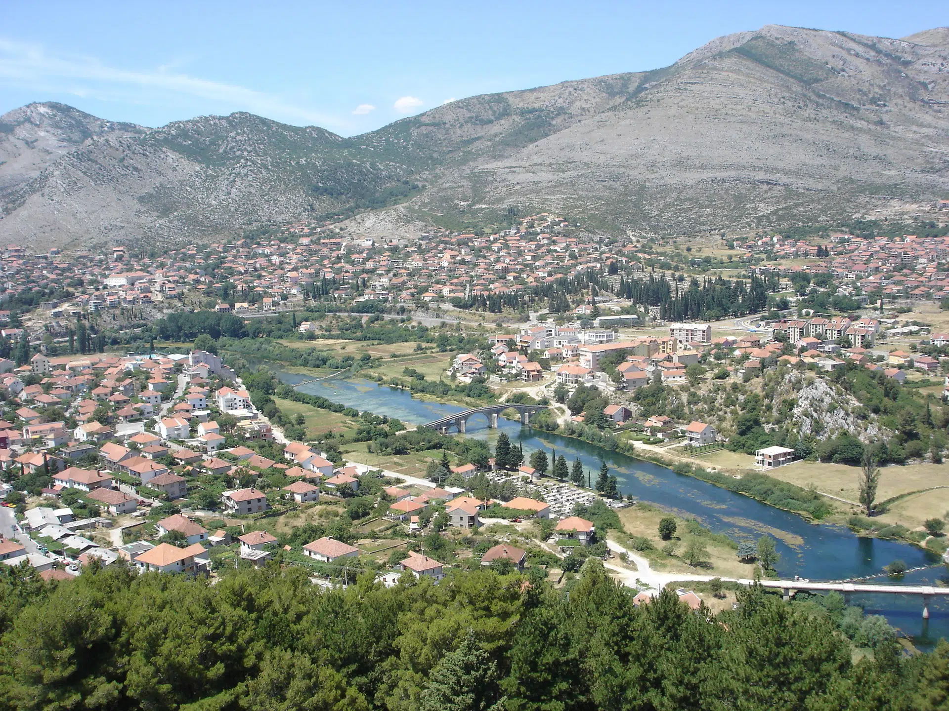 Najbolji apartmani Trebinje (2022): Detaljan vodič za smještaj!