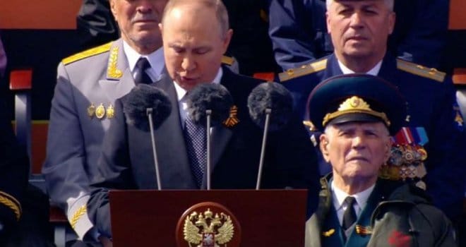 Putin u obraćanju na paradi: ‘Rusija je pozivala Evropu da pronađemo kompromis, ali oni nisu htjeli da nas čuju’