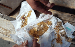 neobična zapljena: pampers pelene pune zlata