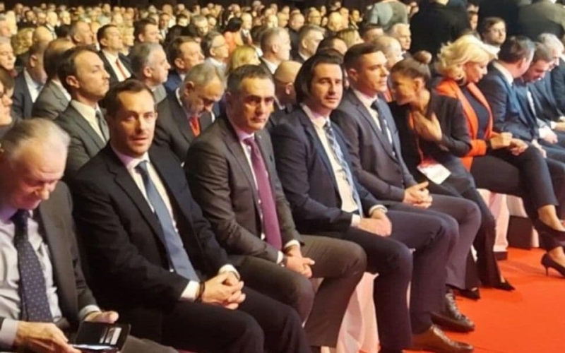 abazović neće smijeniti ministre koji su prisustvovali obilježavanju neustavnog dana rs-a