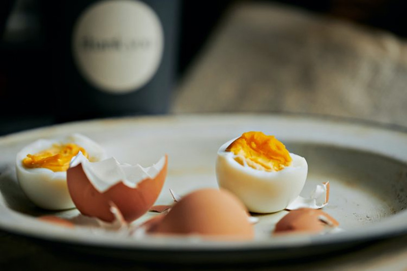 kraj mukama: jednostavan trik za savršeno guljenje tvrdo kuhanih jaja