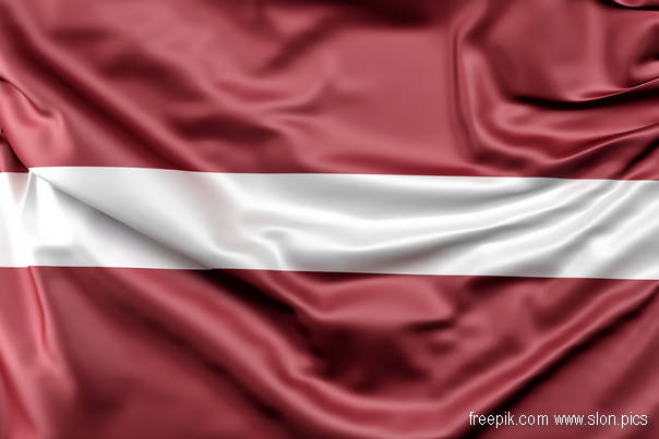 latvijska zastava