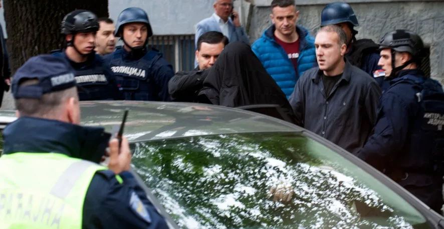 DRUG JE KRENUO DA MI PUCA U GLAVU ALI SAM SE SPASIO: NJIH 50 SE OVDJE SAKRILO OD POMAHNITALOG DJEČAKA SA PIŠTOLJEM!