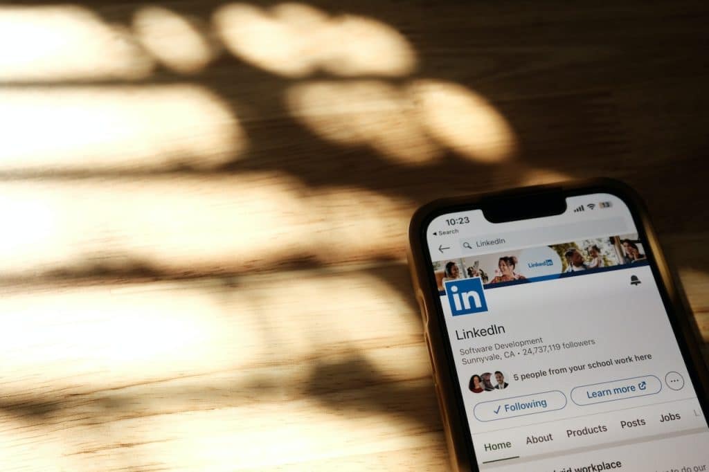 kako urediti linkedin profil