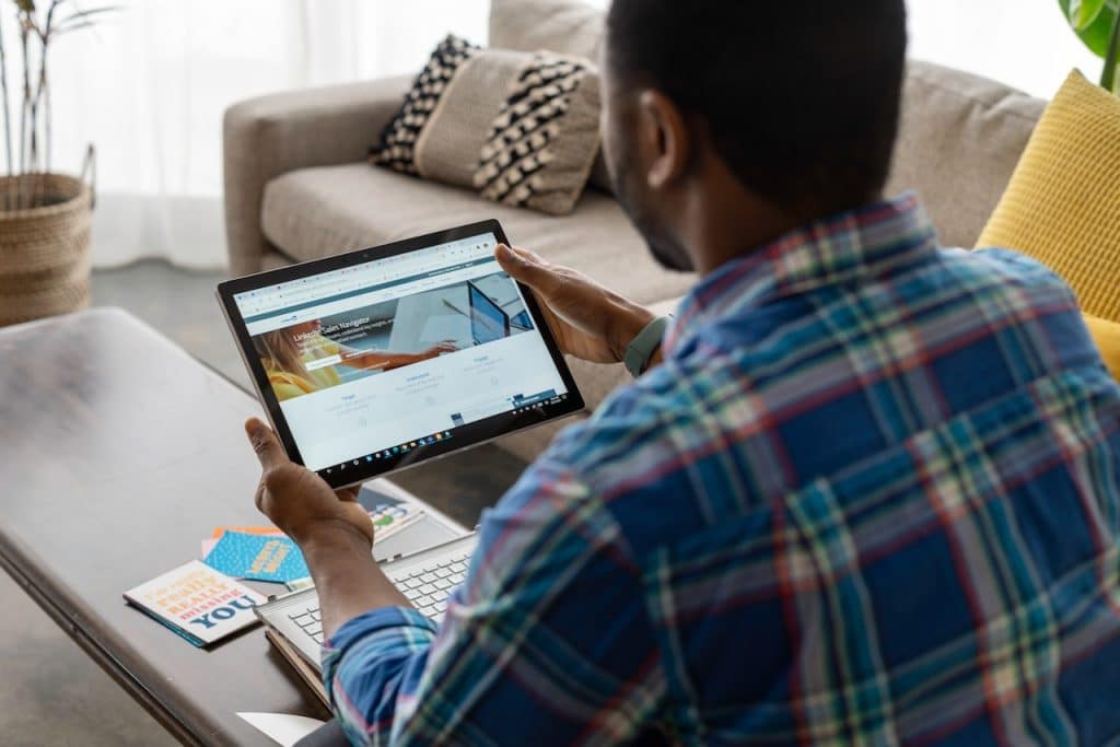 kako urediti linkedin profil