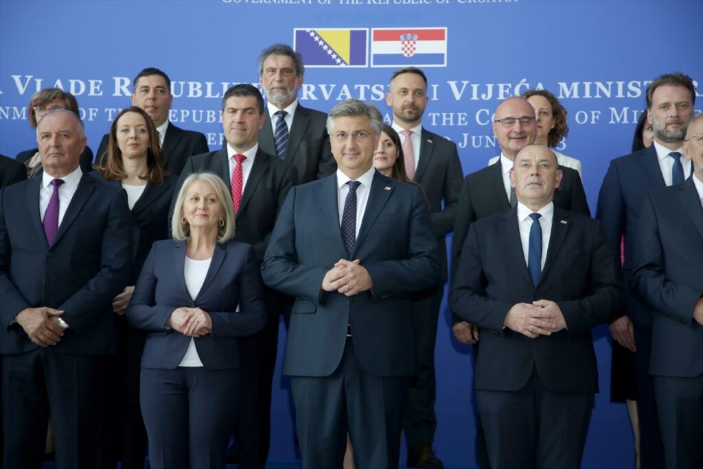 debakl u zagrebu: šta se jučer dogodilo na zajedničkoj sjednici vijeća ministara bih i vlade hrvatske