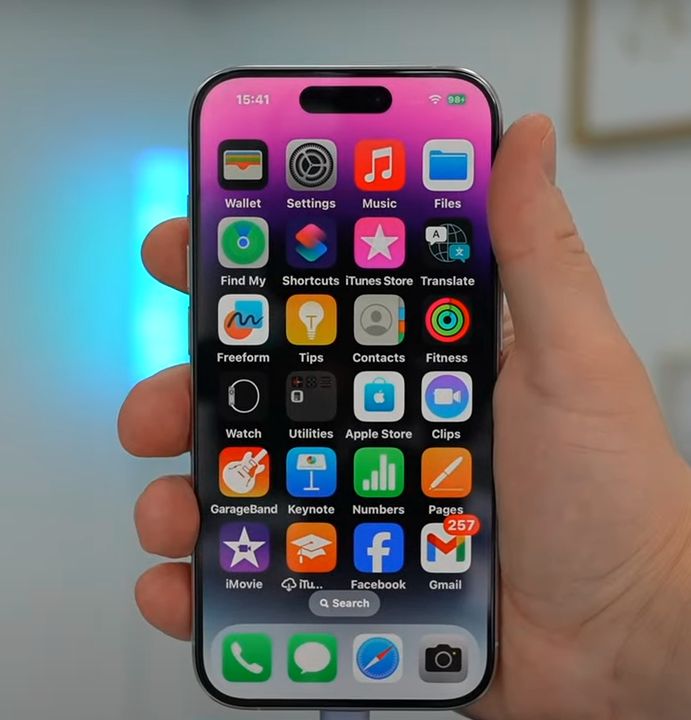 iPhone 15 Pro recenzija: lakši i bolji nego što ste očekivali! iPhone 15 Pro recenzija