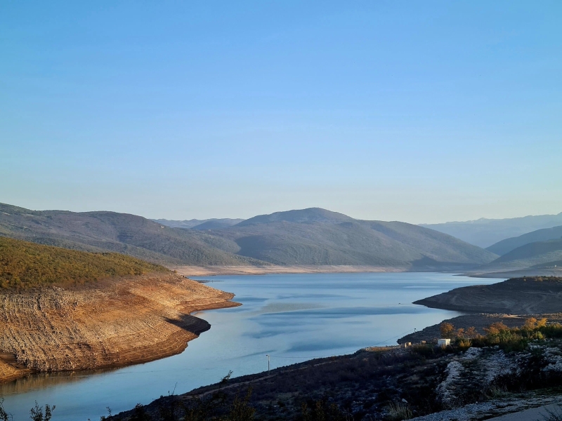 crna gora bosni i hercegovini prijeti tužbom zbog bilećkog jezera