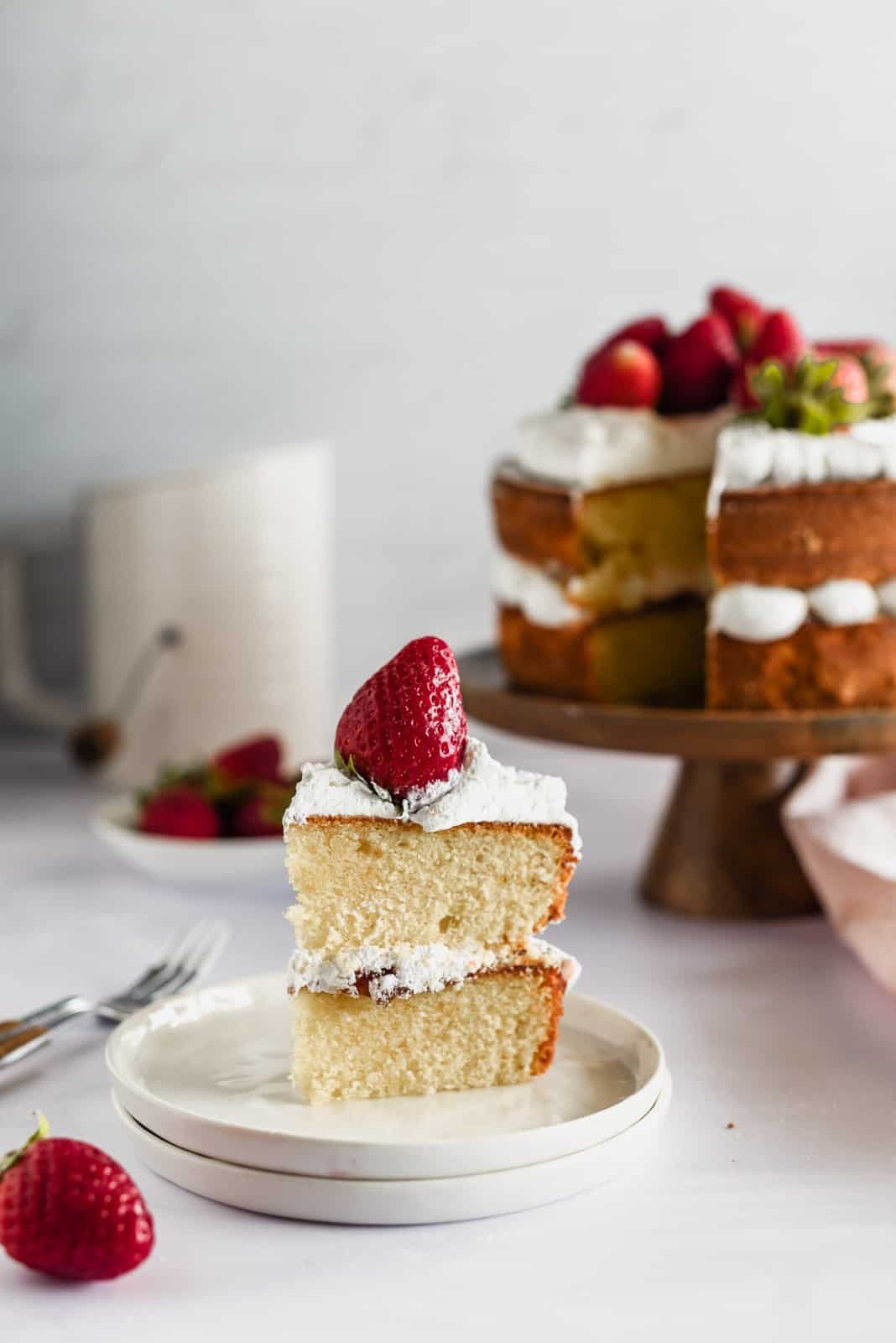 bake me by nina: victoria sponge torta - jedan od najljepših proljetnih kolača