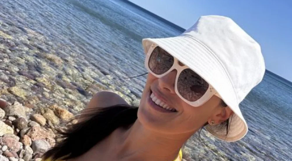 Ana Ivanović u hit kupaćem kostimu za ljeto 2024.: Svjetske ljepotice opsjednute ovom bojom