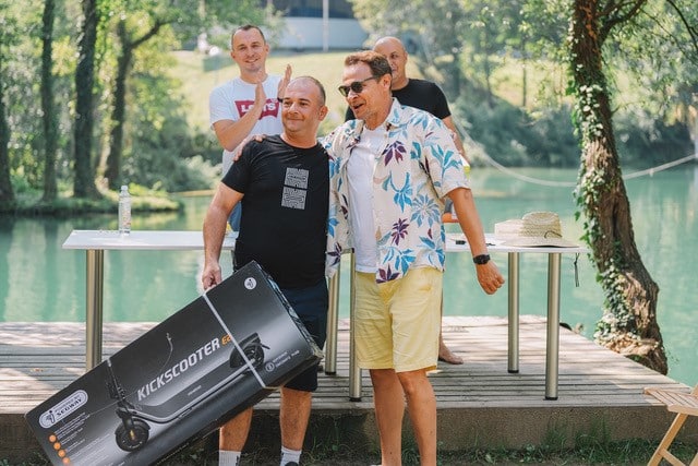 najezda flamingosa u jajcu