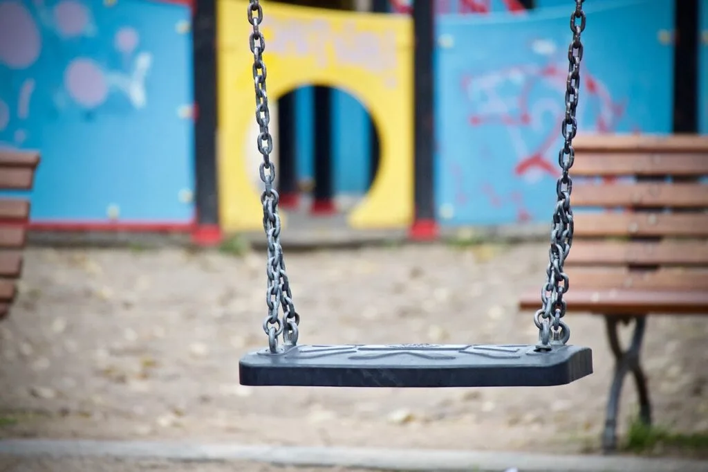 Pedofil s Grbavice uhapšen po drugi put zbog napastovanja i proganjanja djevojčica od devet do 12 godina u parku i na putu do škole