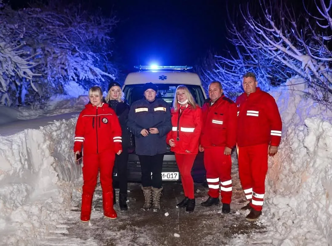 Četiri sata kroz snježne nanose do djeteta na respiratoru