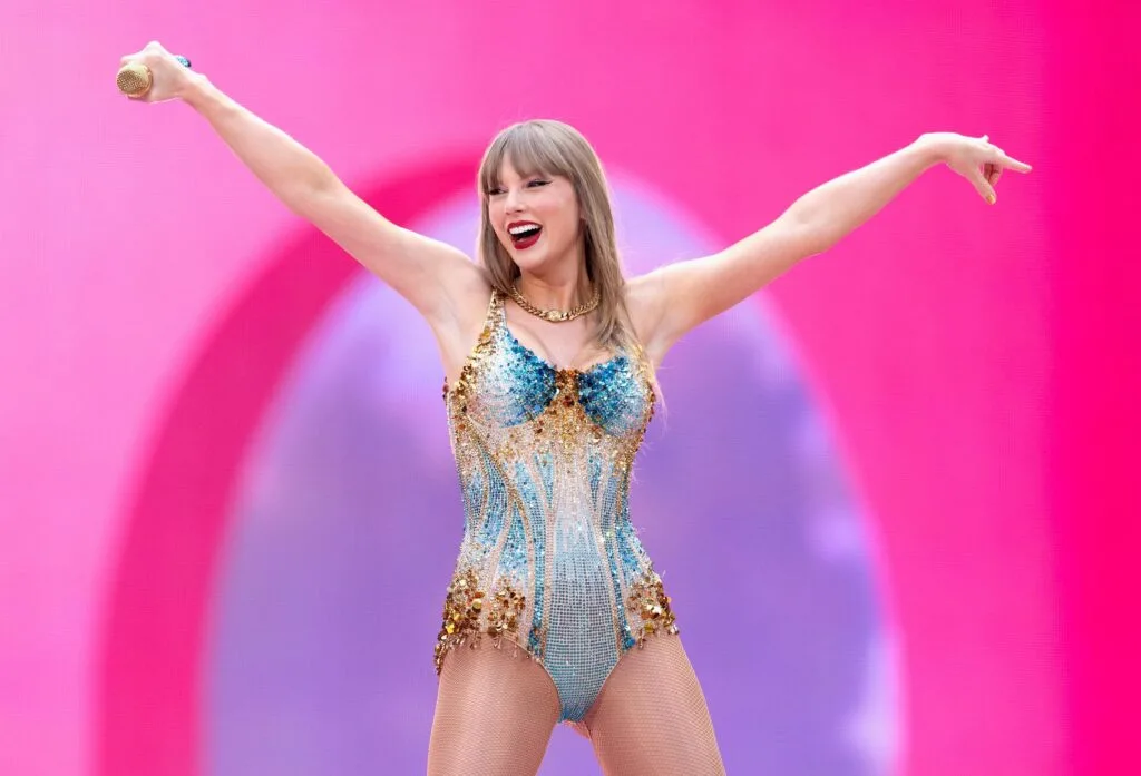 Znate li tko je najbogatiji umjetnik današnjice? Zaradio je duplo više čak i od Taylor Swift!