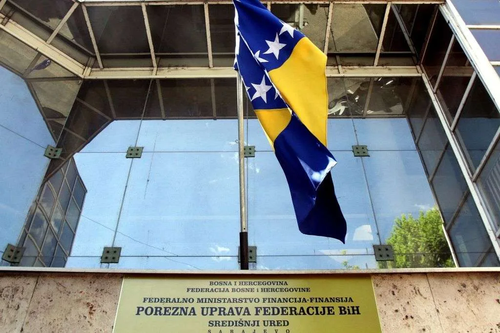Apsurd sistema: FBiH zabranjuje rad učenika i potiče rad na crno – 24sata.ba