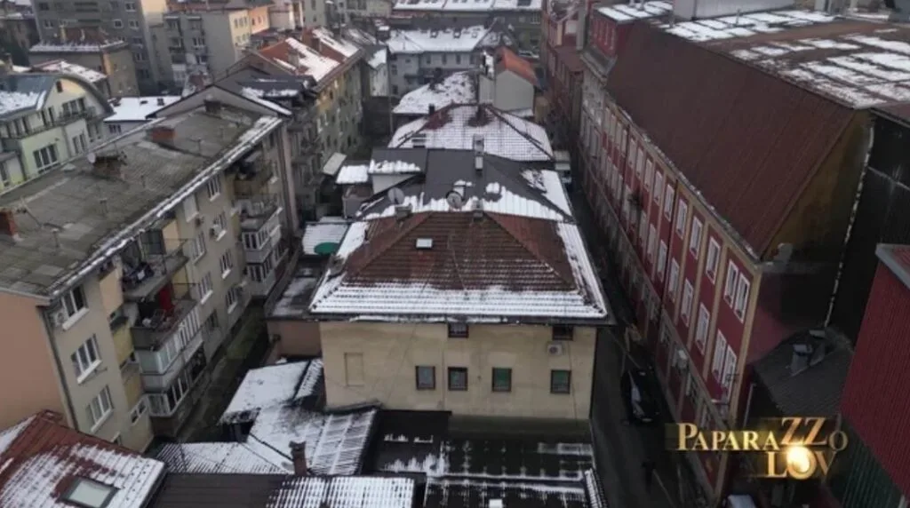 Susjed Hanke Paldum oštro o pjevačici: “Ne izlazi iz kuće, osim kod sina u zatvor. Teško joj pada sramota”