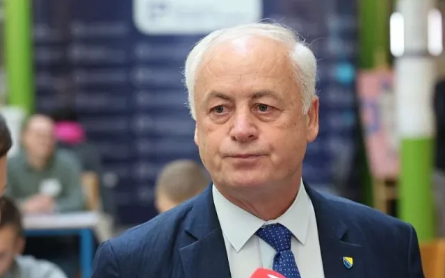 Arnautović poziva na ukidanje anomalija: “Nepojmljivo je da član Predsjedništva glasa za predsjednika susjedne države”