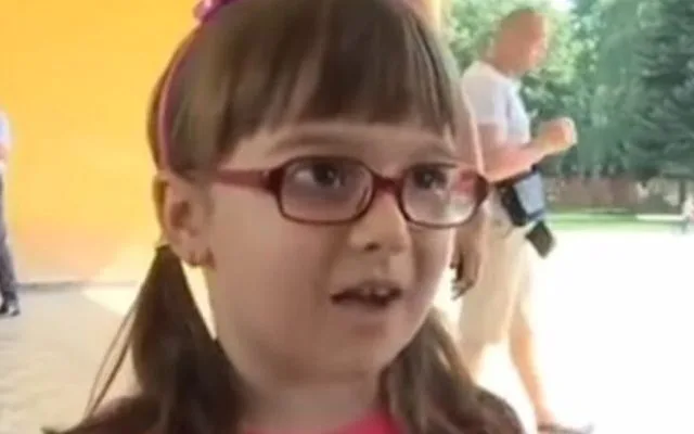 Sjećate se ove djevojčice koja je i dalje hit na društvenim mrežama? Ovako izgleda deset godina poslije!