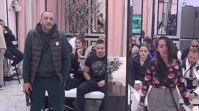 Radojka grca u suzama sumnja da je trudna sa Stojinim sinom: Njega ništa ne zanima