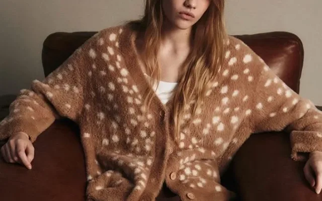 Bambi print je novi modni hit: Nježni uzorak koji je osvojio jakne, kapute i modne dodatke
