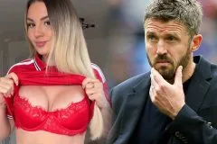 Navijačica Manchester Uniteda objavljuje gole fotografije svaki dan dok ne otpuste trenera