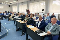 SDA bi mogla pokrenuti pregovore o novoj vlasti u Tuzlanskom kantonu, jedna osoba se spominje kao mogući premijer
