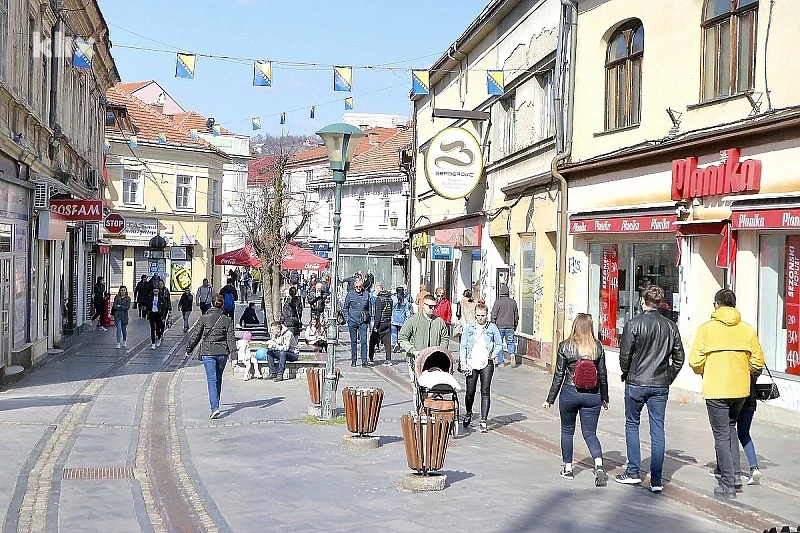 Tuzlanski kanton za godinu izgubio 1.347 stanovnika: Kladanj se najbrže prazni, dok su Živinice izuzetak